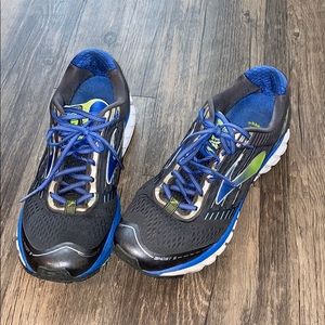 Brooks Ghost Tennis Shoes